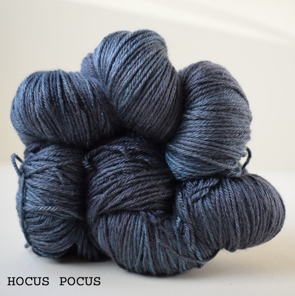 ginger's hand dyed splendor 4ply merino wool and silk soft smooth indie dyed yarn hocus pocus dark charcoal grey gray petrol blue teal tonal