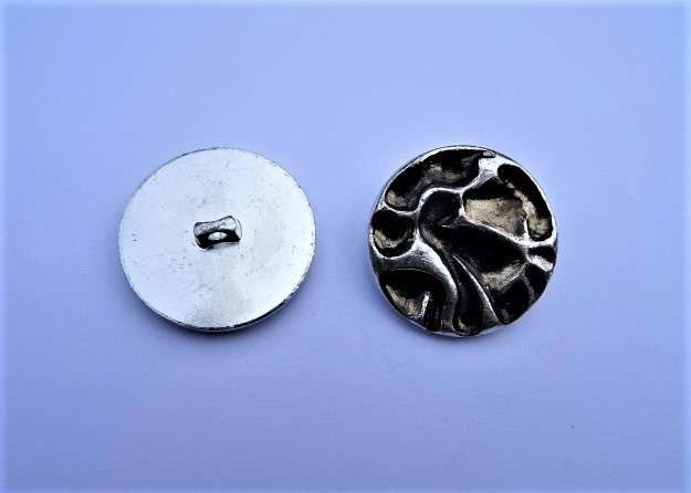 SILVER METAL TEXTURED BUTTONS 138 :: 25MM– Ginger Twist Studio