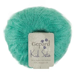 Turquoise skein of yarn with a 'Gepard' label on a white background