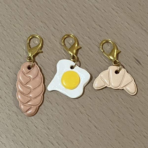 breakfast items on lobster clasps