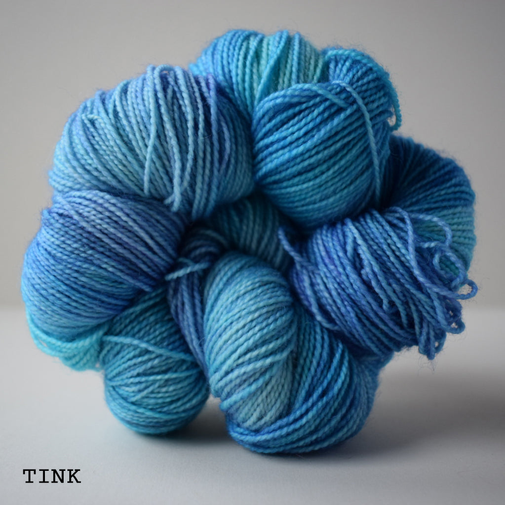 ginger's hand dyed sheepish sock yarn wool british bluefaced leicester and nylon 4ply fingering weight high twist sturdy and soft machine washable indie dyed tink blue purple tonal variegated